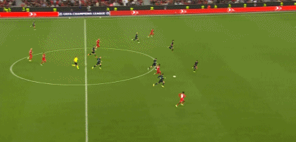 拜仁大胜巩固榜首