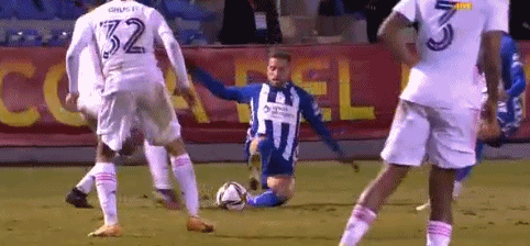 球迷为他唱满整场