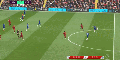 足球中超新外援亮相，身体对抗惊人